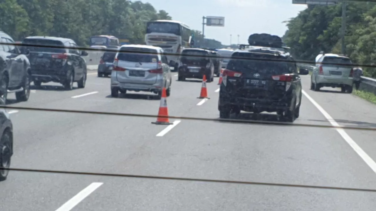 Arus Balik Lebaran, Banyak Pemudik Keluar Batas Jalur Contraflow Sehabis Exit Tol Cikampek Utama