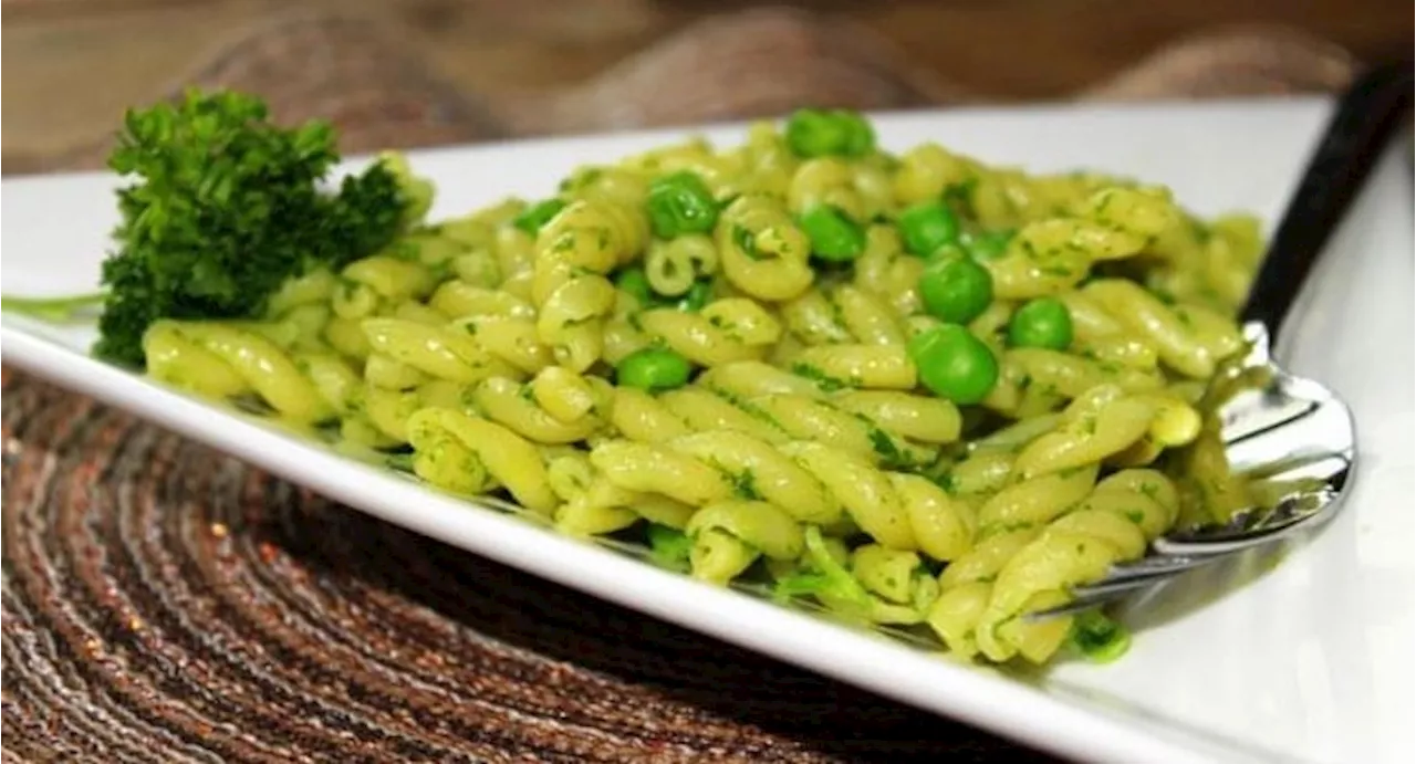 Spring Green Parsley Pesto Pasta Salad