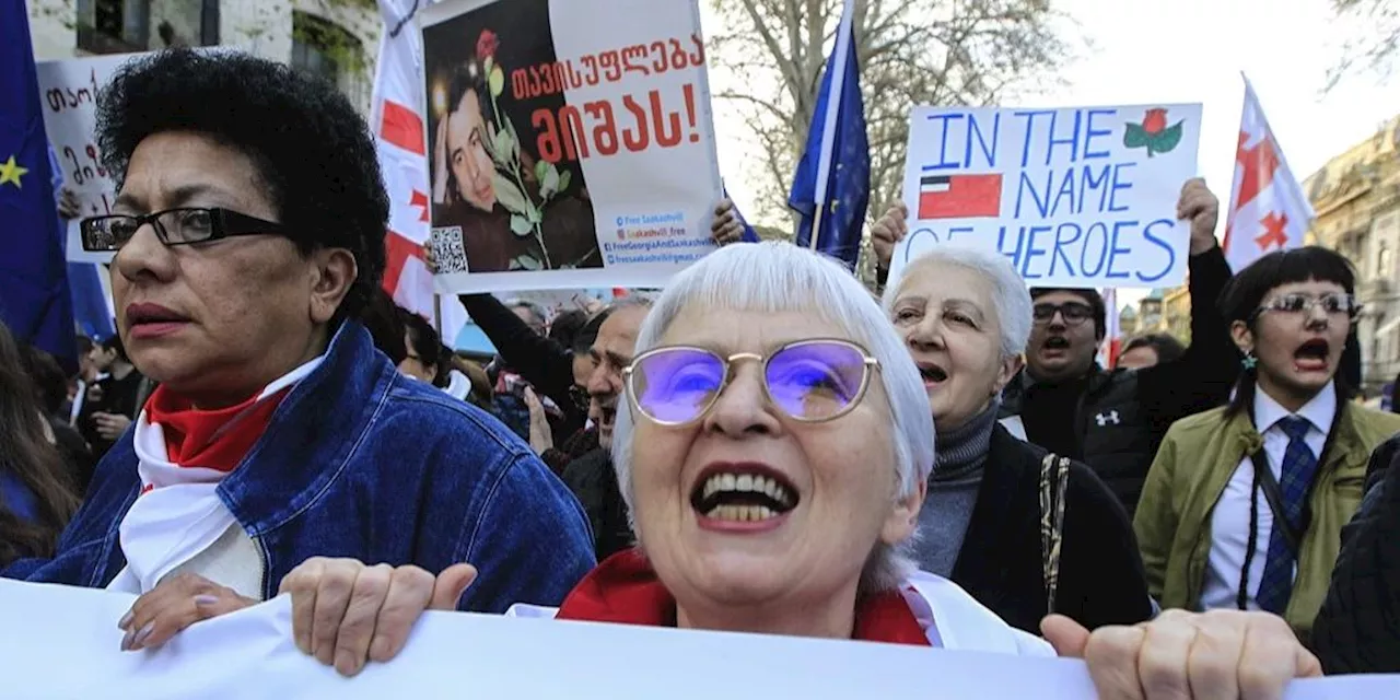 «Russisches Gesetz»: Proteste und Prügelattacke in Georgien