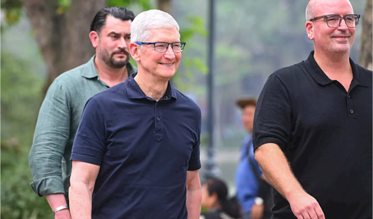 Apple CEO Tim Cook Visits Vietnam to Boost Sales in New Markets