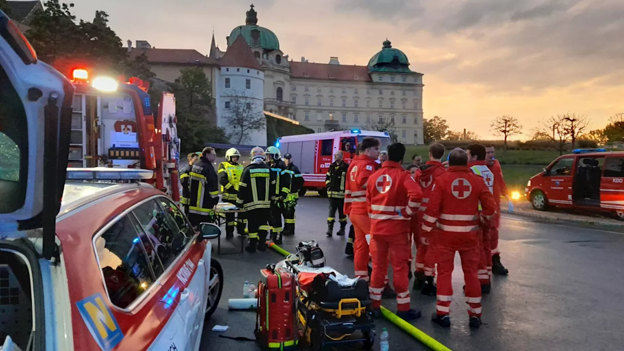 Wohnwagen brennt in Klosterneuburger Stiftsgarage