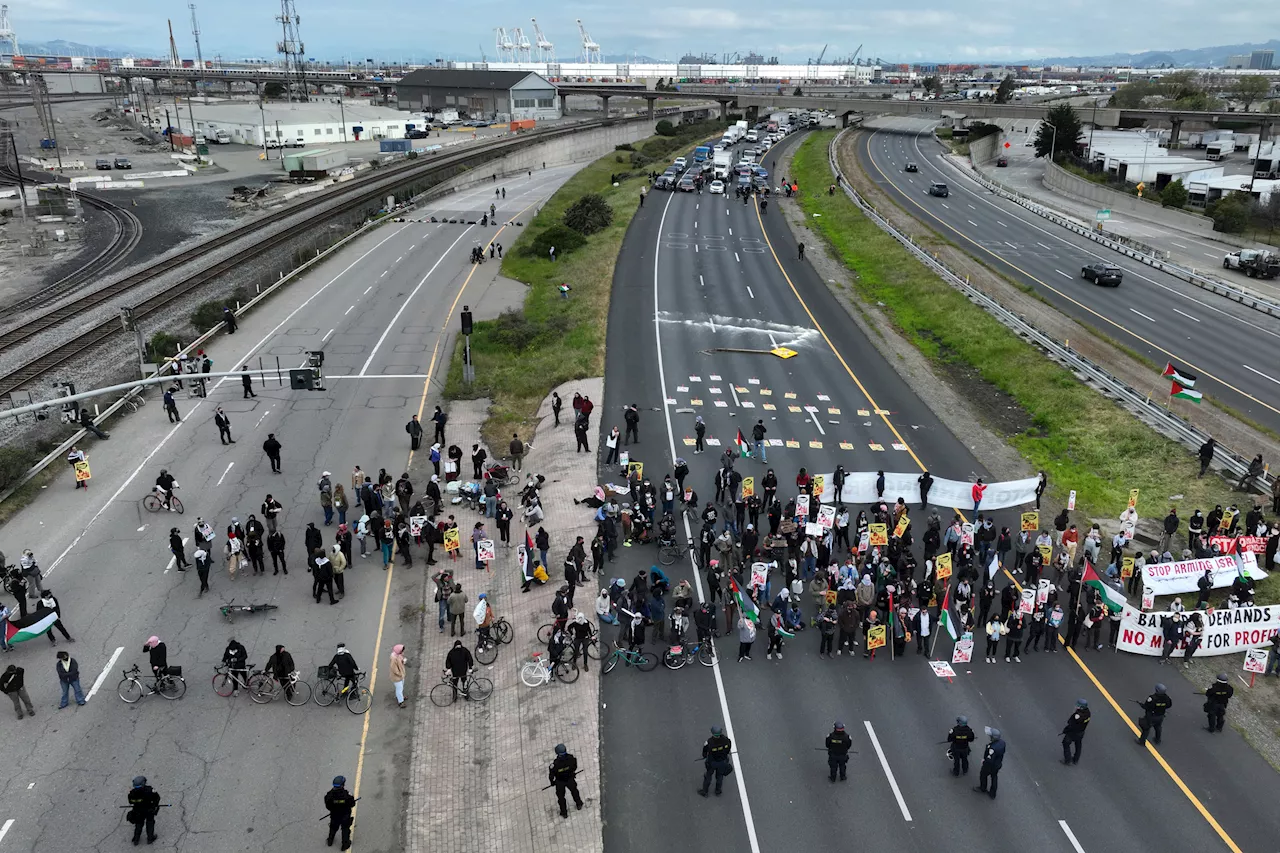 Cease-fire protesters block Brooklyn and Golden Gate bridges in coast-to-coast demonstrations