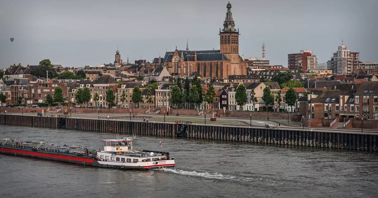 Niederlande: Zwei Schiffe kollidieren auf der Waal vor Nimwegen​