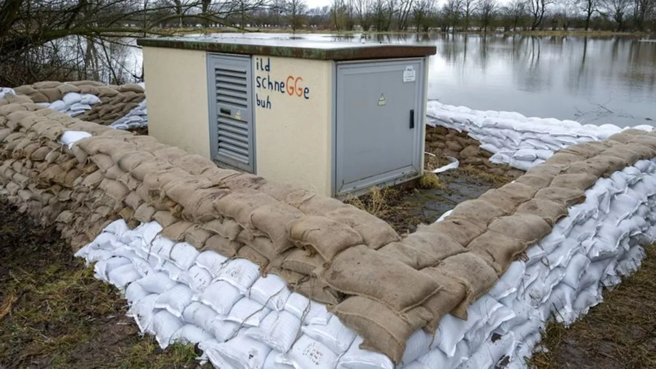 Mansfeld-Südharz: Nach Hochwasser: Mansfeld-Südharz will Sandsäcke entsorgen