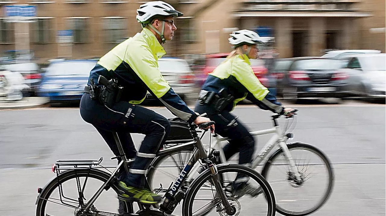 Fahrradstaffel ohne Fahrräder : Berliner Polizei zog aus Sicherheitsgründen 155 Diensträder aus dem Verkehr