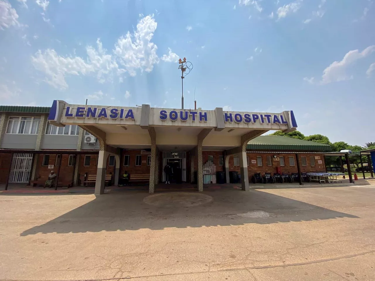 ‘No water and electricity’: Chaos at Lenasia South Hospital