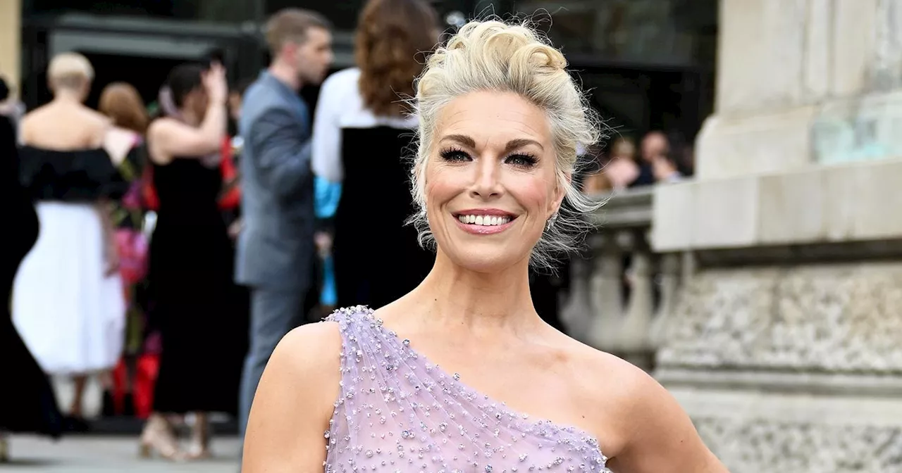 Hannah Waddingham Refuses to ‘Show Leg’ to Heckling Photographer