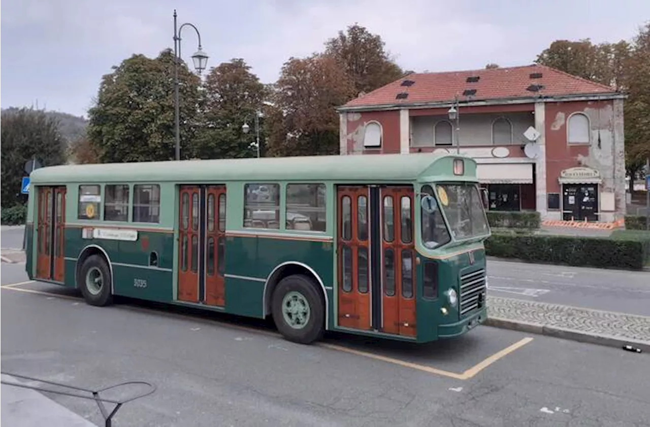 Cristian, da bimbo amava i bus, ora li restaura