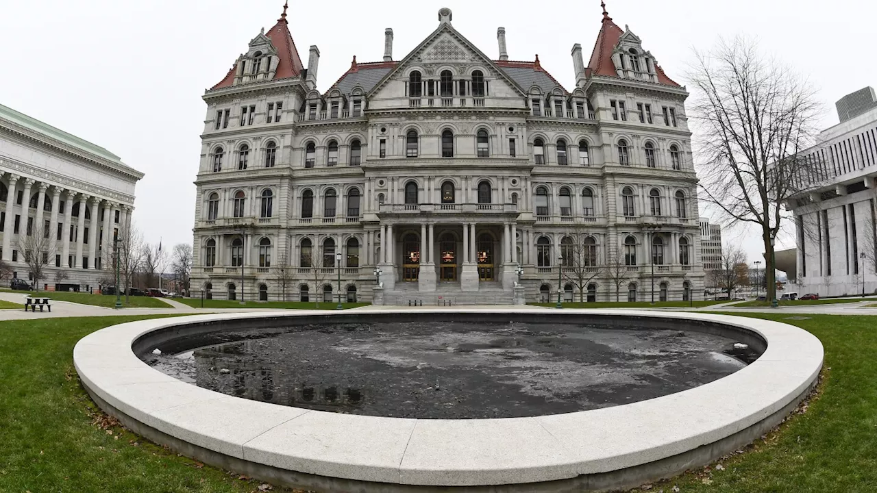 Hochul announces budget outline as lawmakers continue to hash out details