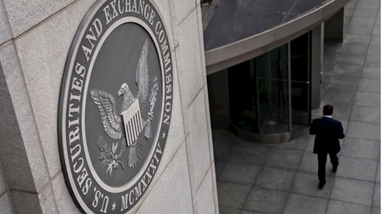 SEC Targets Its Own Staff’s Texting, Nixes WhatsApp on Work Phones