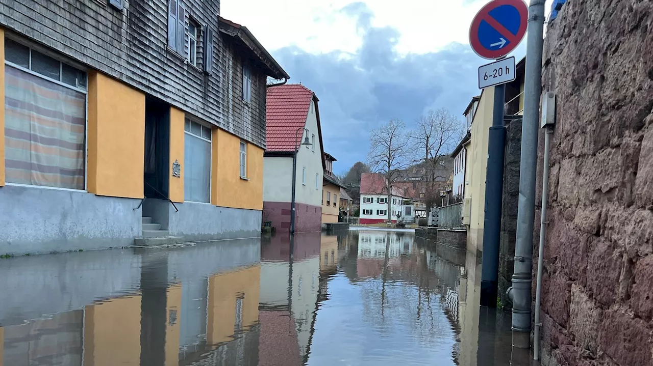 Mit Sandsäcken gegen die Flut: Kampf gegen Hochwasser in Bayern