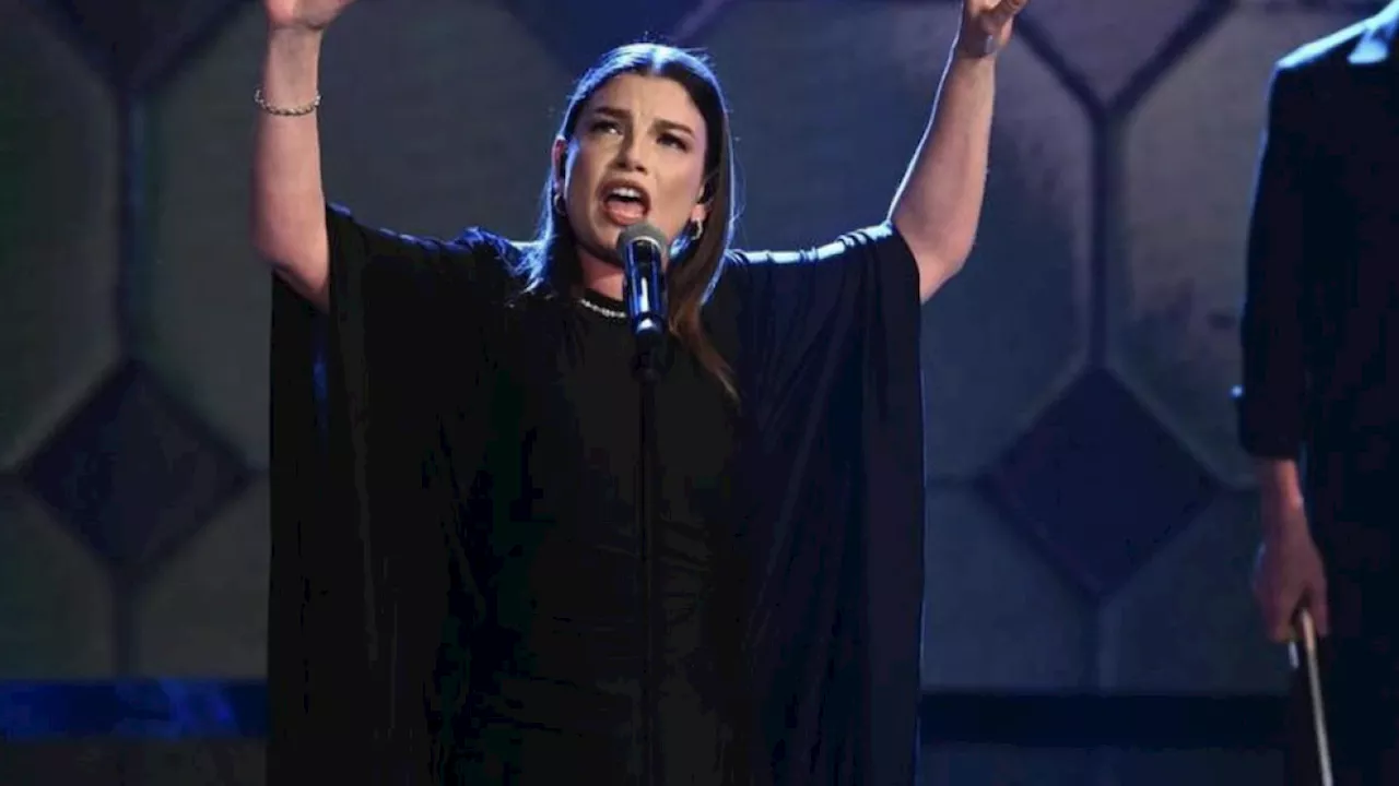 Emma Marrone parla del tumore. «Ho avuto paura di morire. Mi hanno tolto le ovaie, ma mi piacerebbe diventare madre»