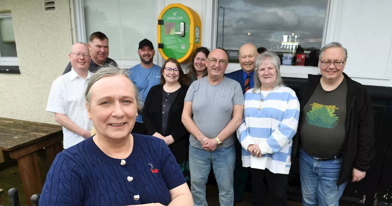 Life-saving equipment donated to Wishaw bar thanks to the generosity of regulars