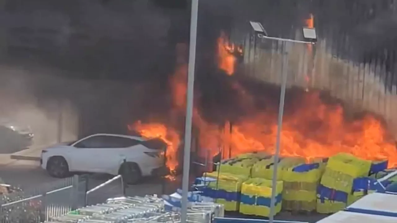 Huge blaze breaks out at Avonmouth Evri parcel depot