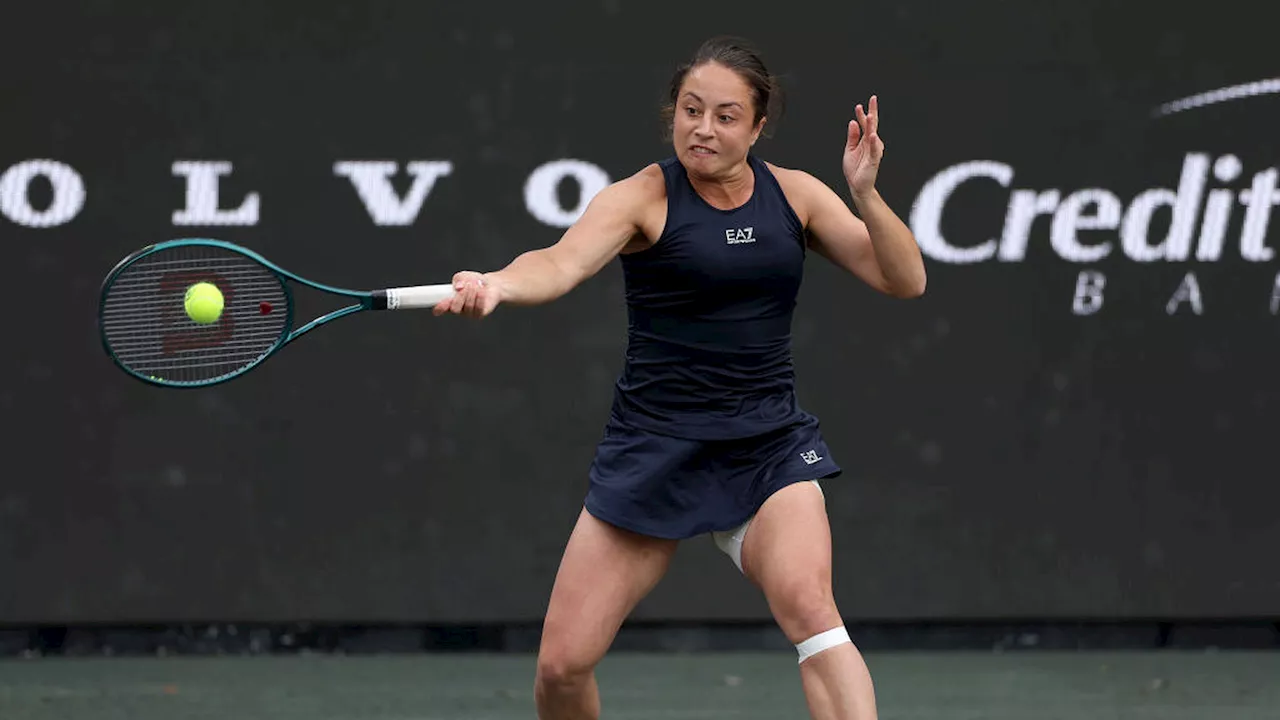 Elisabetta Cocciaretto eliminata al primo turno da Caroline Garcia: la francese vince in tre set