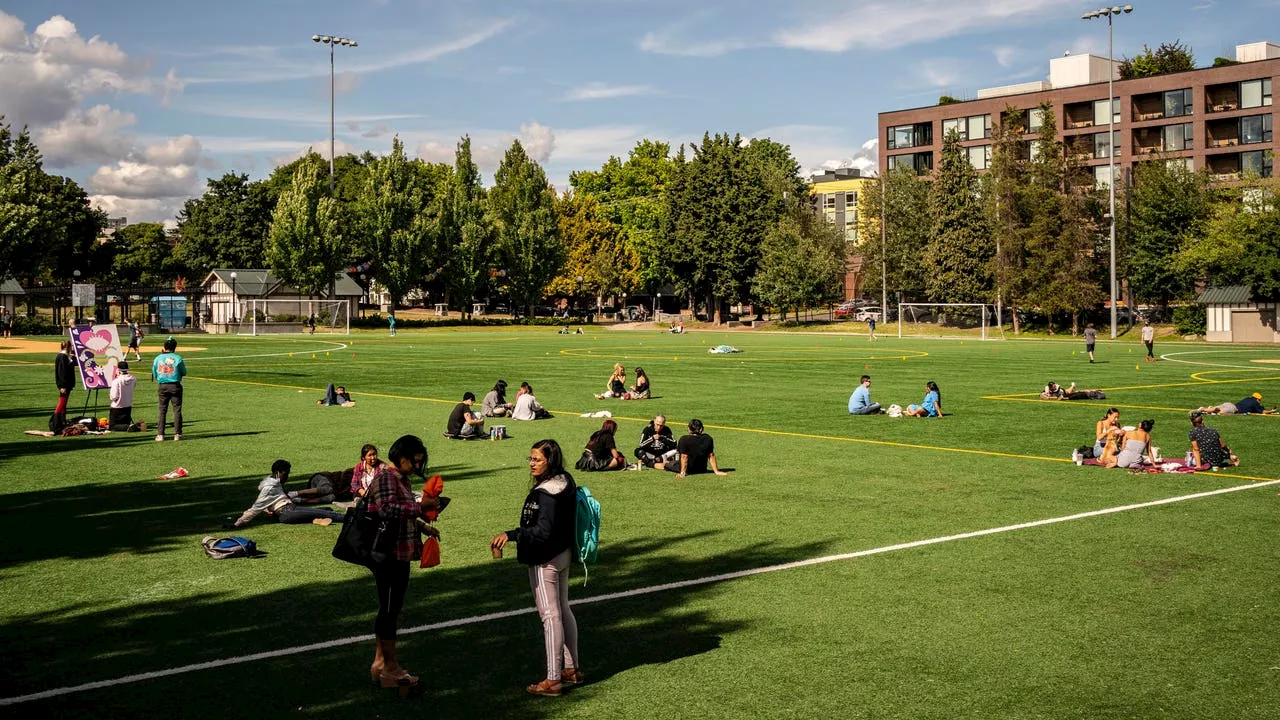 Brawl erupts over off-leash dog at Seattle's Cal Anderson Park