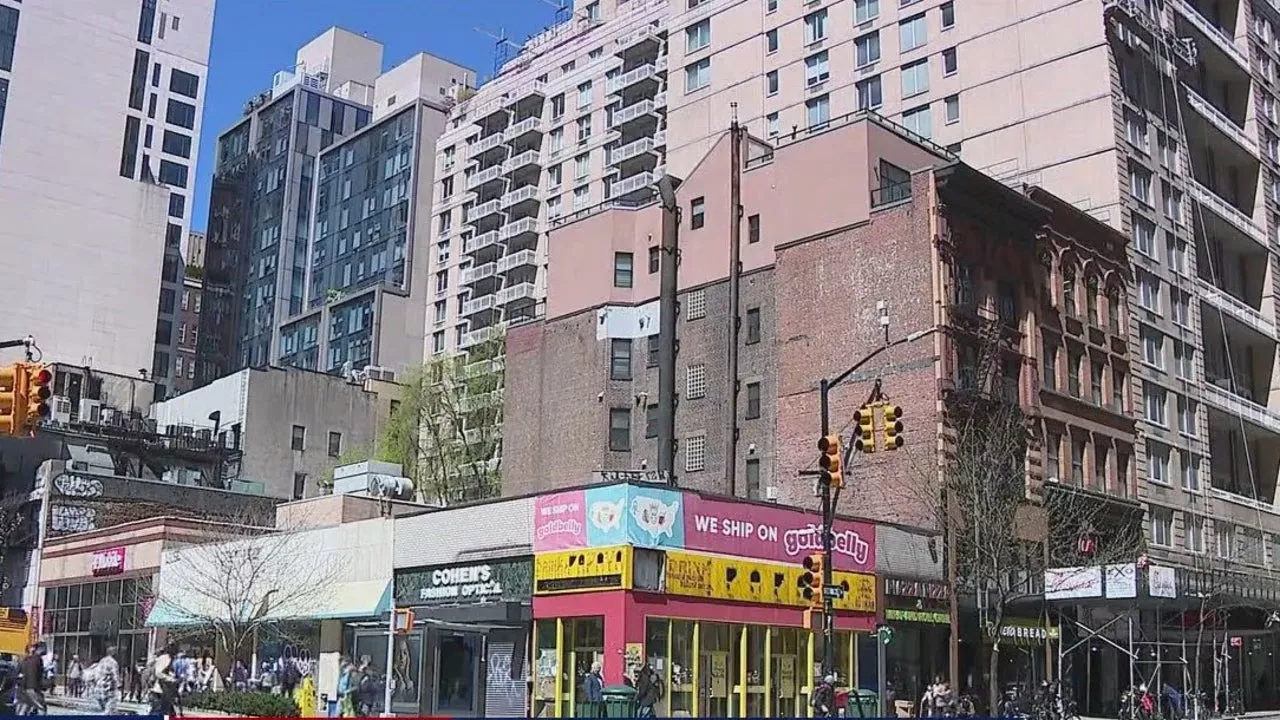 Papaya King's iconic former Upper East Side location to become luxury condos