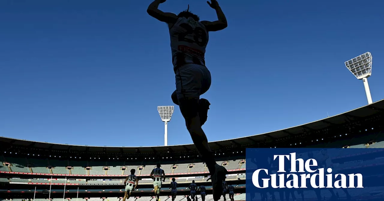 Nathan Murphy gives reminder that courage in AFL comes in many forms