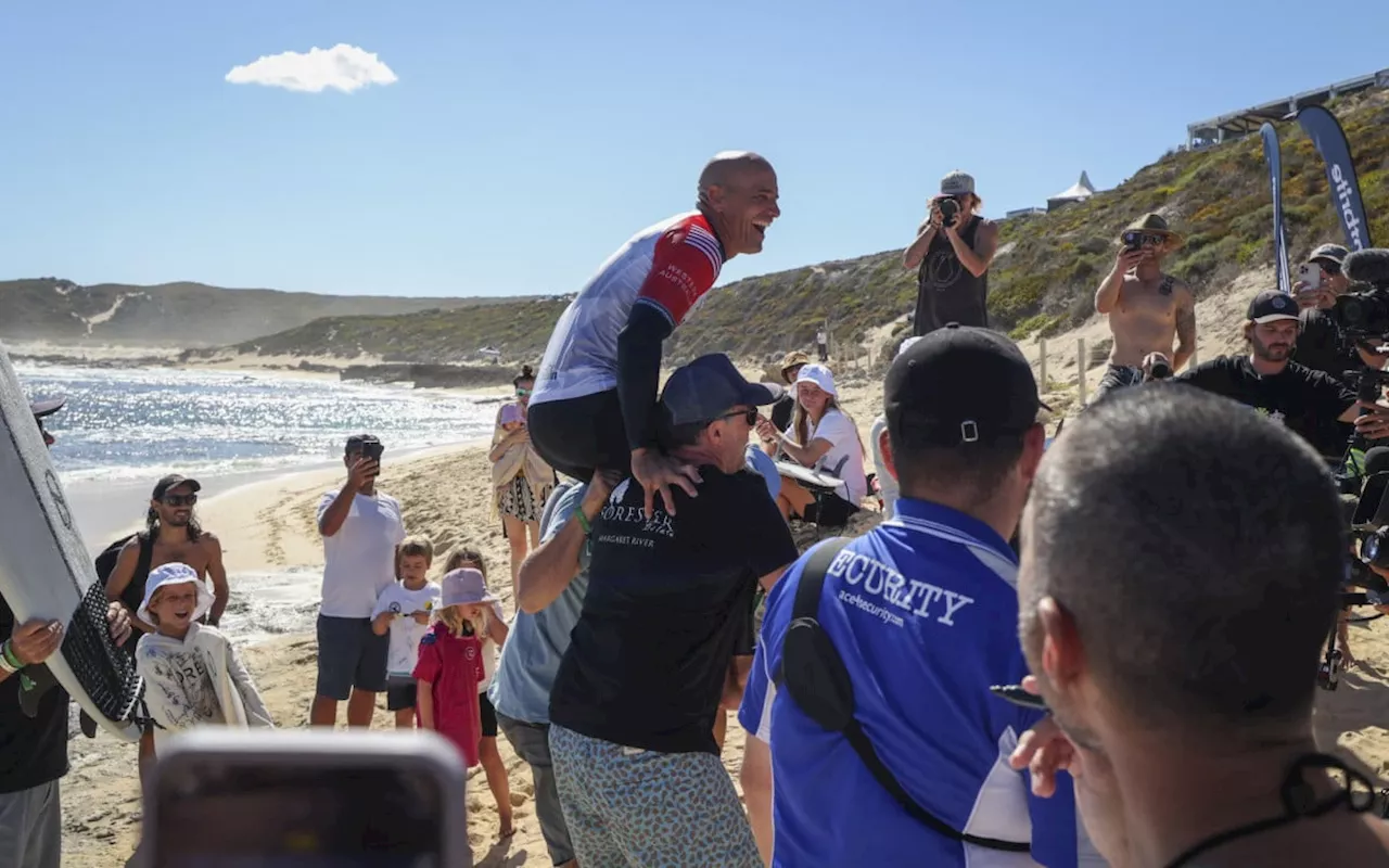 Maior campeão de surfe, Kelly Slater fala em tom de despedida após eliminação na WSL