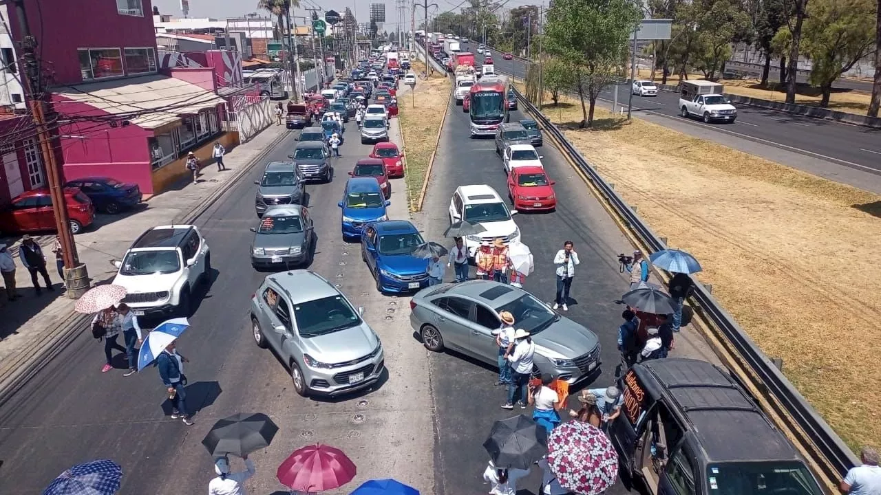 Caos en Paseo Tollocan; estudiantes piden destituir a director del Tecnológico Nacional de México