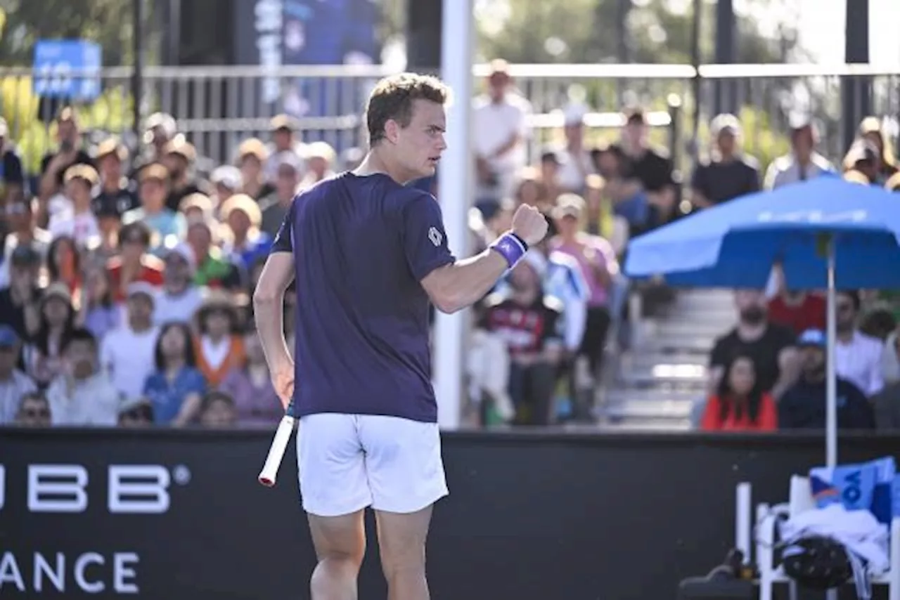 Luca Van Assche file au deuxième tour, Hugo Grenier stoppé d'entrée à Barcelone