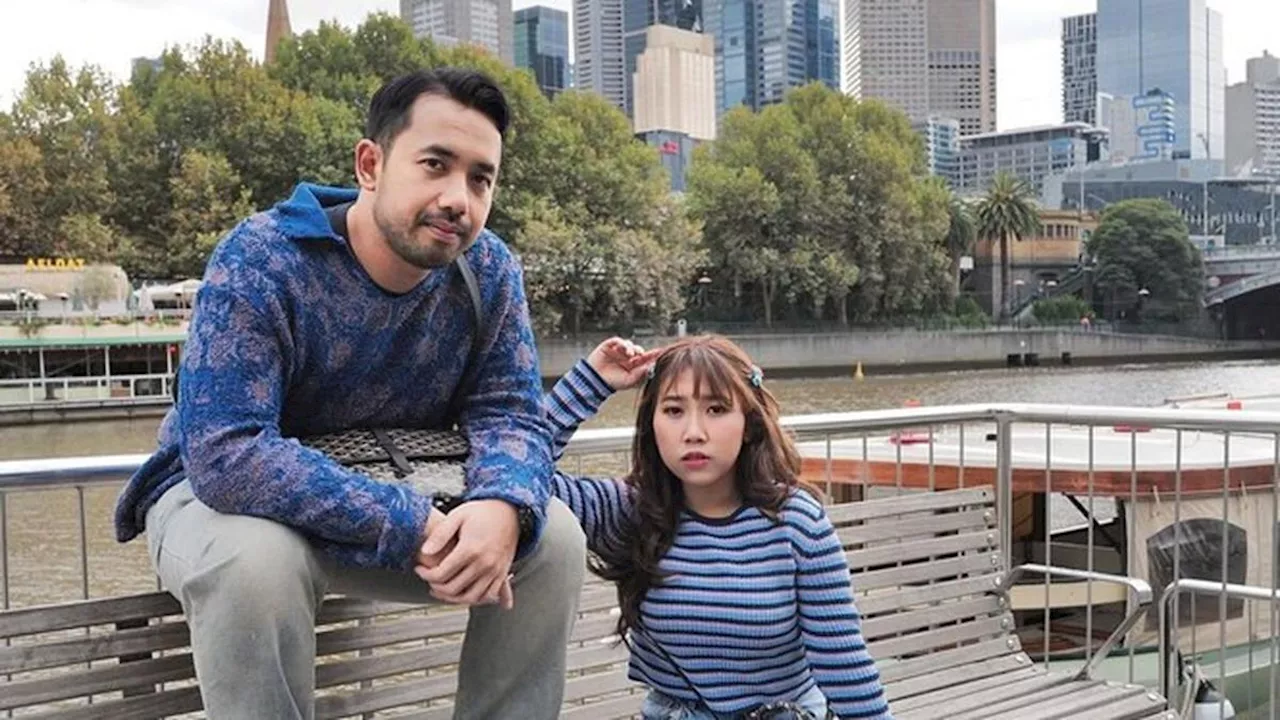 7 Potret Kiky Saputri dan Suami Liburan di Australia, Ajak Anak Angkat