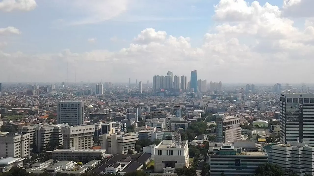 Cuaca Hari Ini Rabu 17 April 2024: DKI Jakarta Pagi Berawan, Siang Hujan Ringan