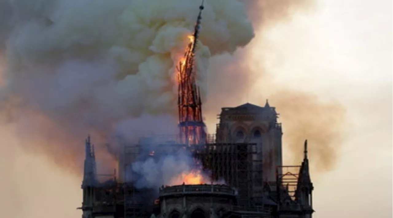 Notre-Dame, un anno fa l'incendio che devastò la chiesa simbolo di Parigi