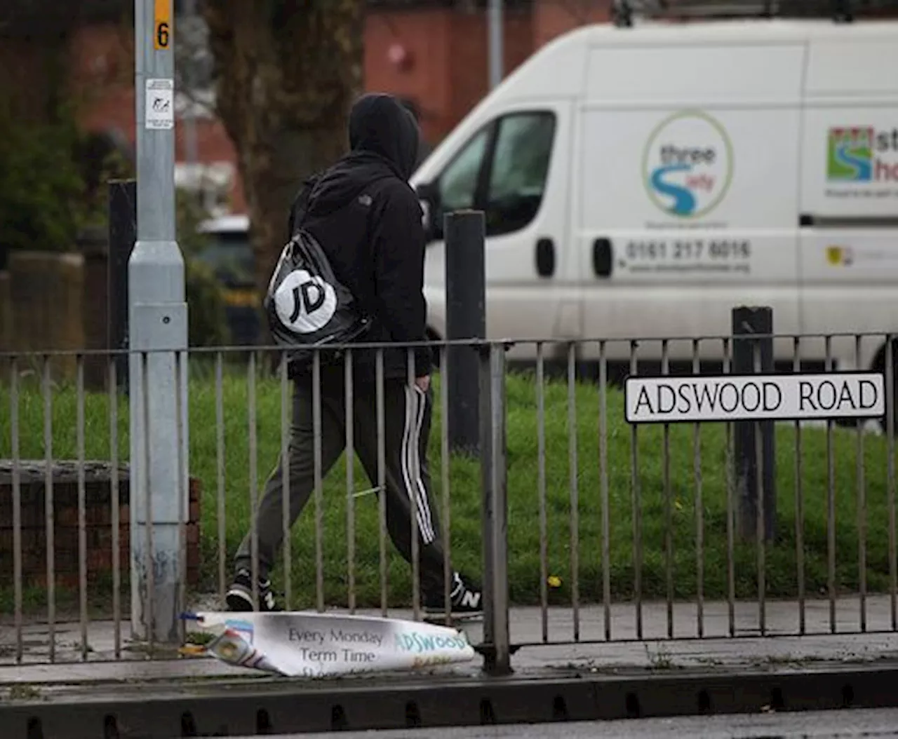 The Mancunian Way: Collapsing kids