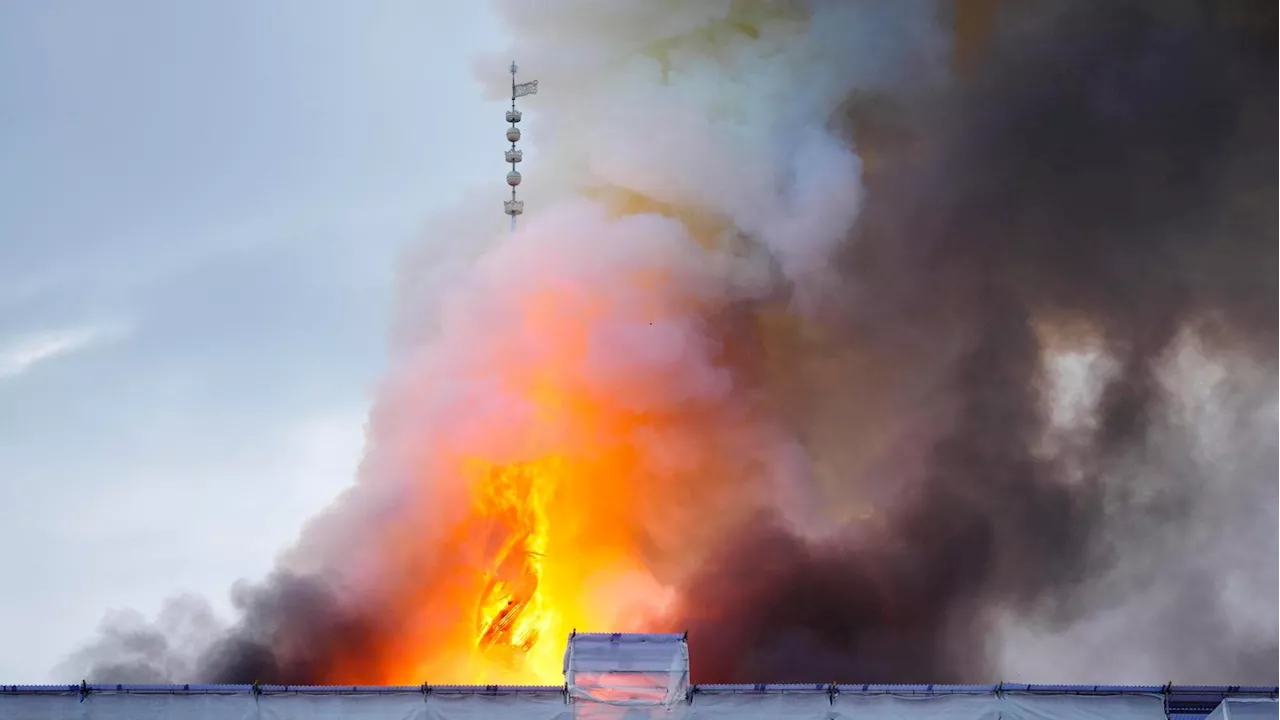 Incendio alla Borsa di Copenaghen: dipendenti si uniscono alle operazioni di recupero