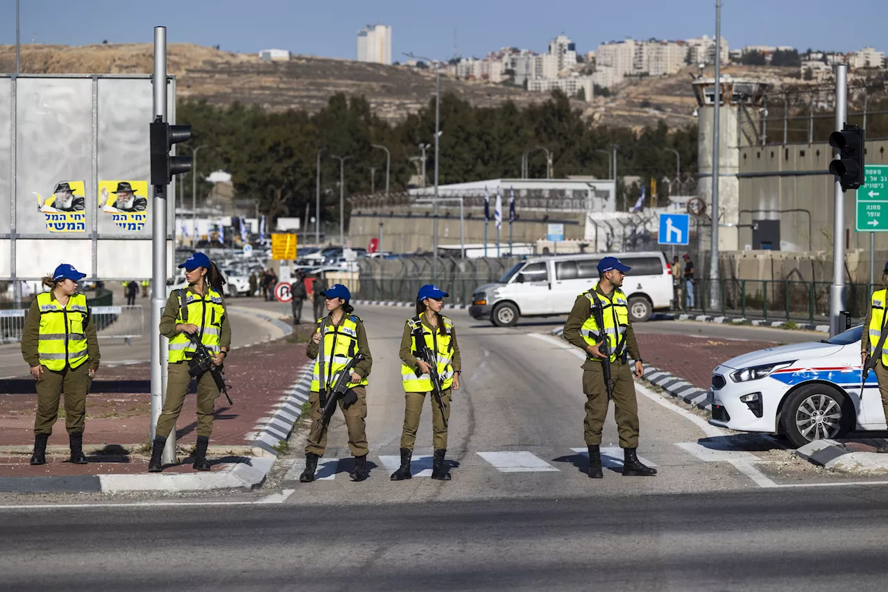 منظمة حقوقية: إسرائيل تعتقل أكثر من 3 آلاف فلسطيني من غزة منذ بداية الحرب