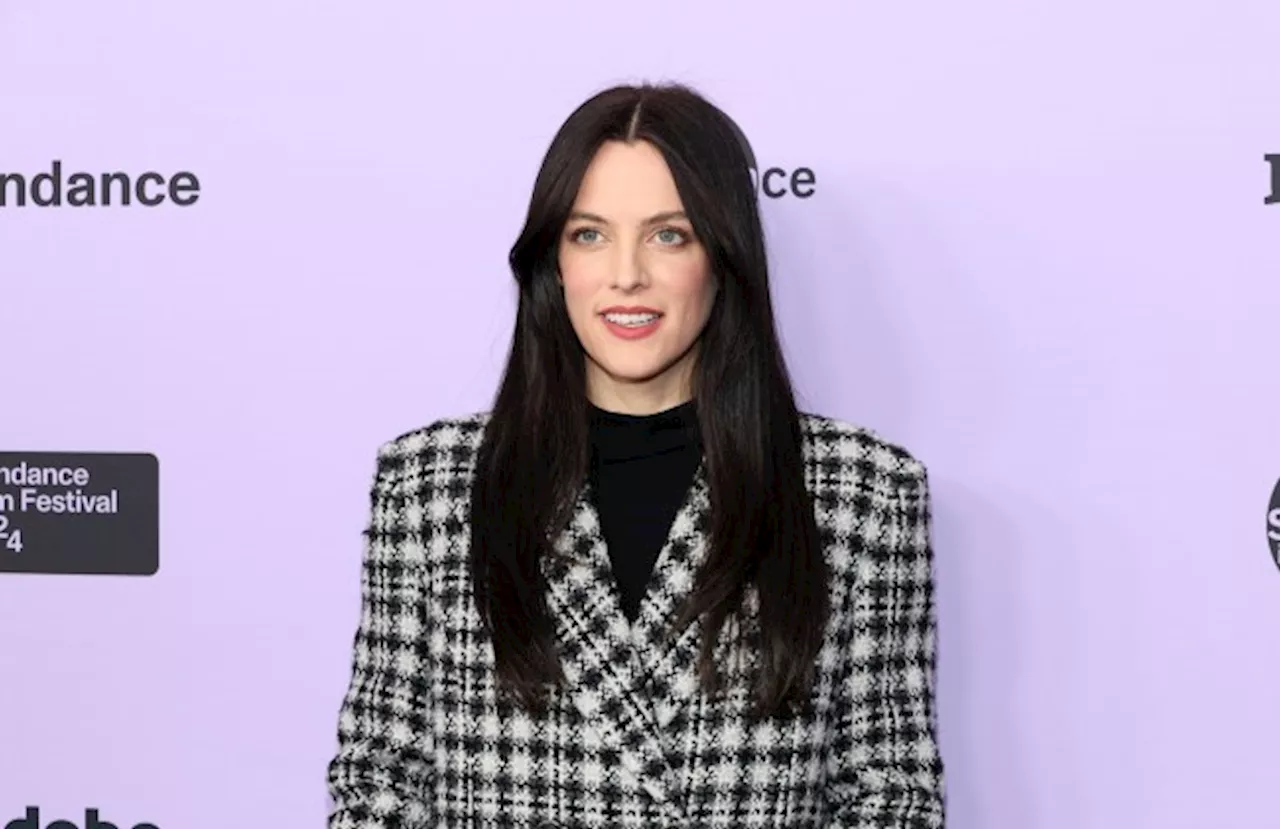 Riley Keough's Outfit Change in From Late Night TV to Premiere