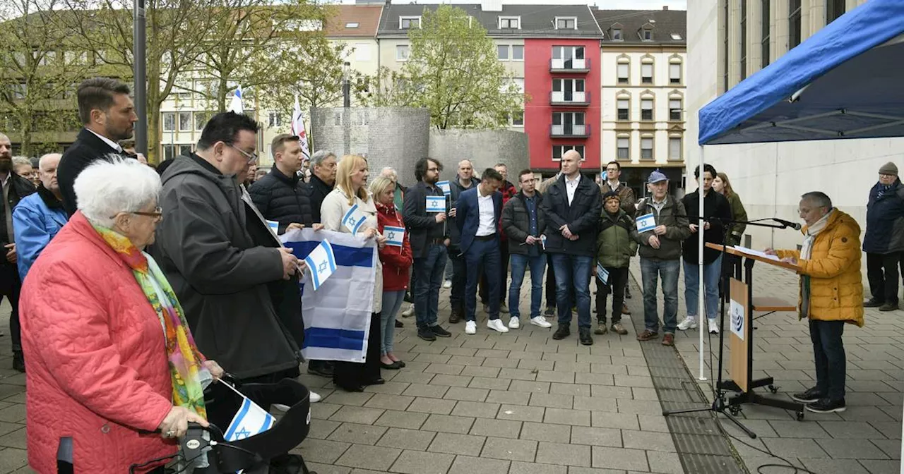 Solidarität mit Israel: 120 Menschen bei Demo in Saarbrücken