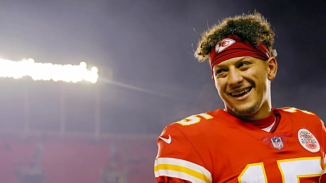 Patrick Mahomes reveals one thing that surprised him most about new Chiefs WR and says Andy Reid will...