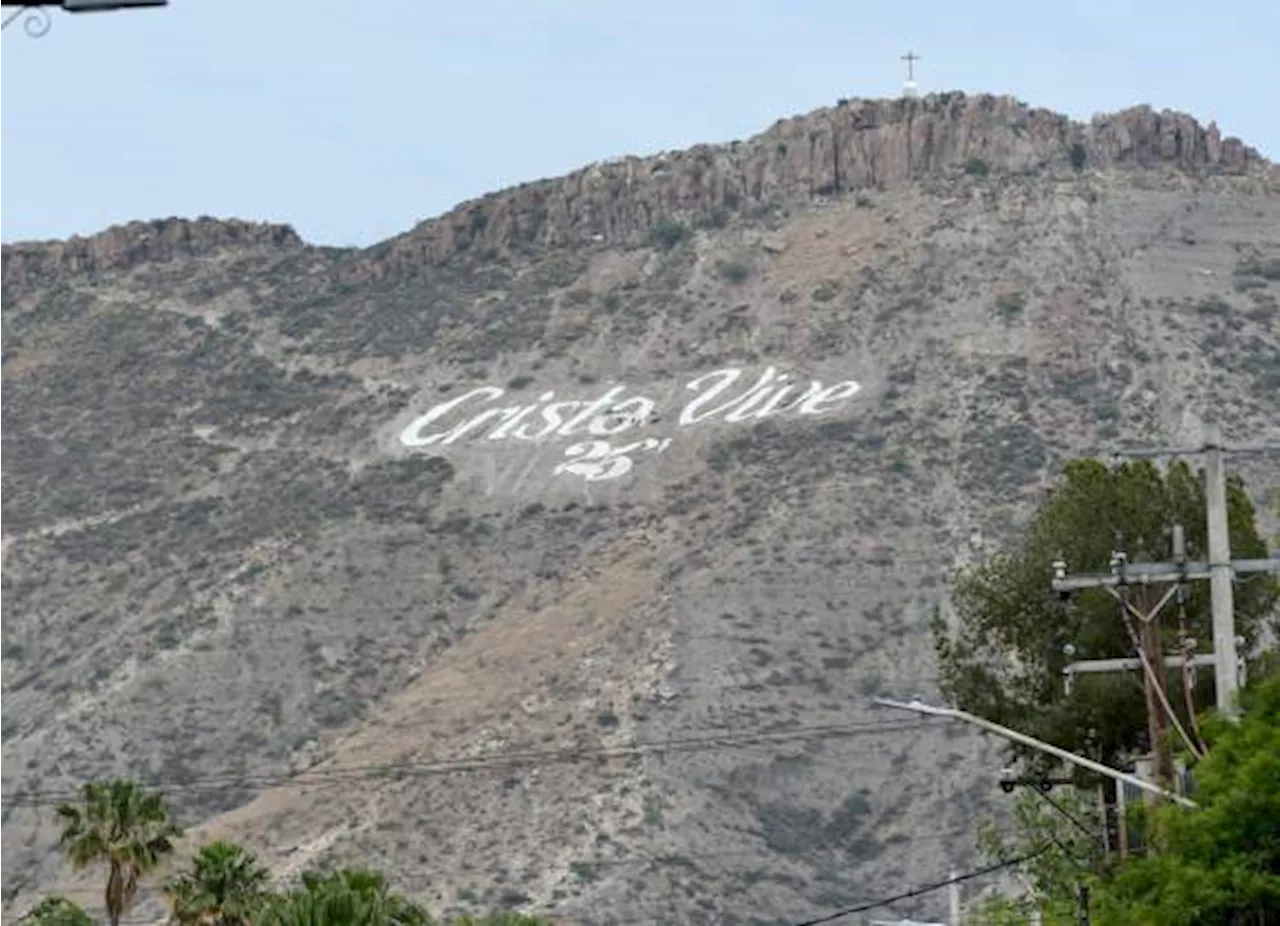 ‘Crista Vive’: intervienen insignia de organización cristiana en el Cerro del Pueblo de Saltillo; ciudadanos abren debate