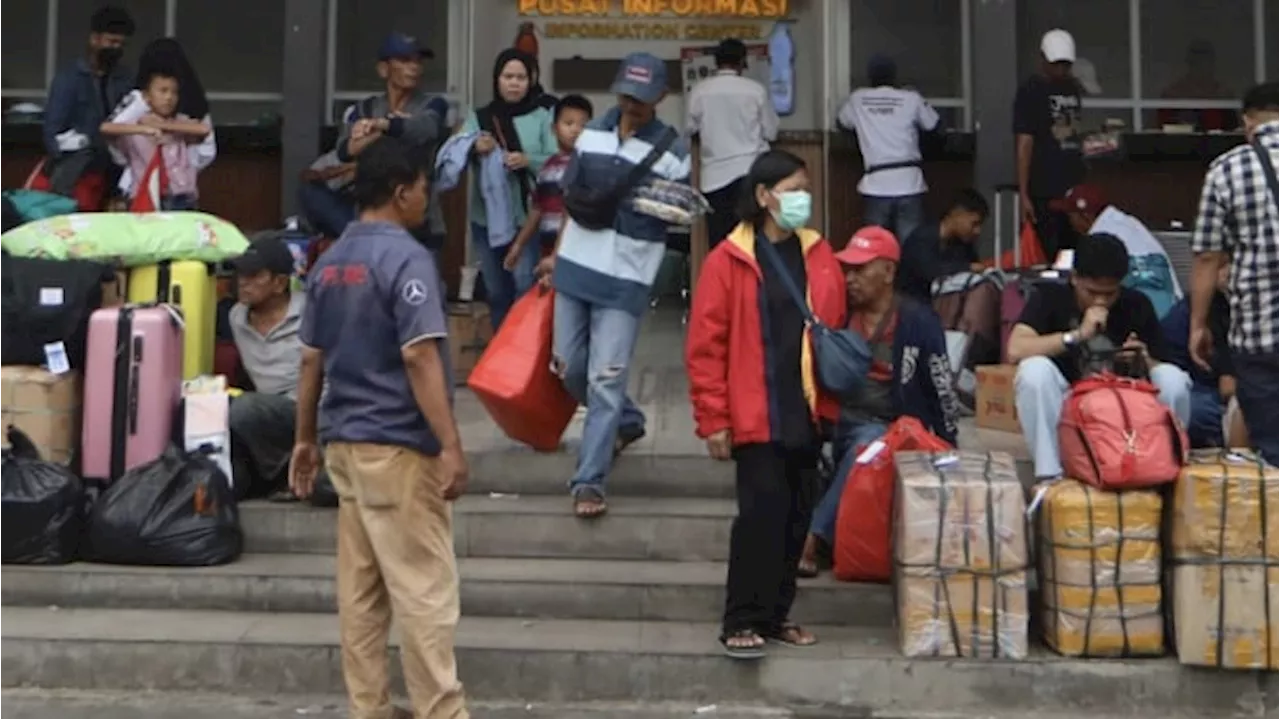 Puncak Arus Balik, 6.500 Pemudik Diperkirakan Tiba di Terminal Kalideres