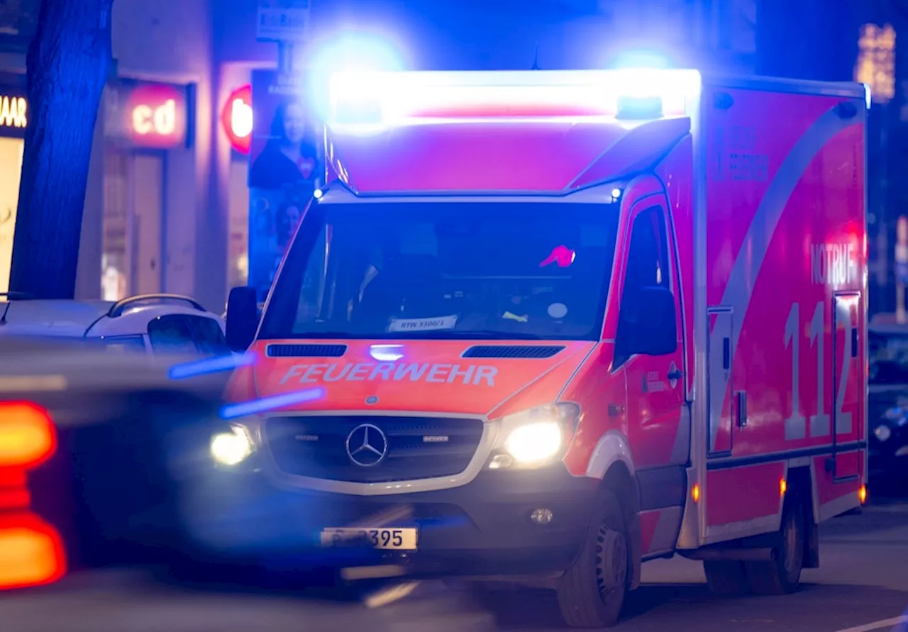 Berlin-Wilhelmstadt: Seniorin mit Stichen in die Brust lebensgefährlich verletzt