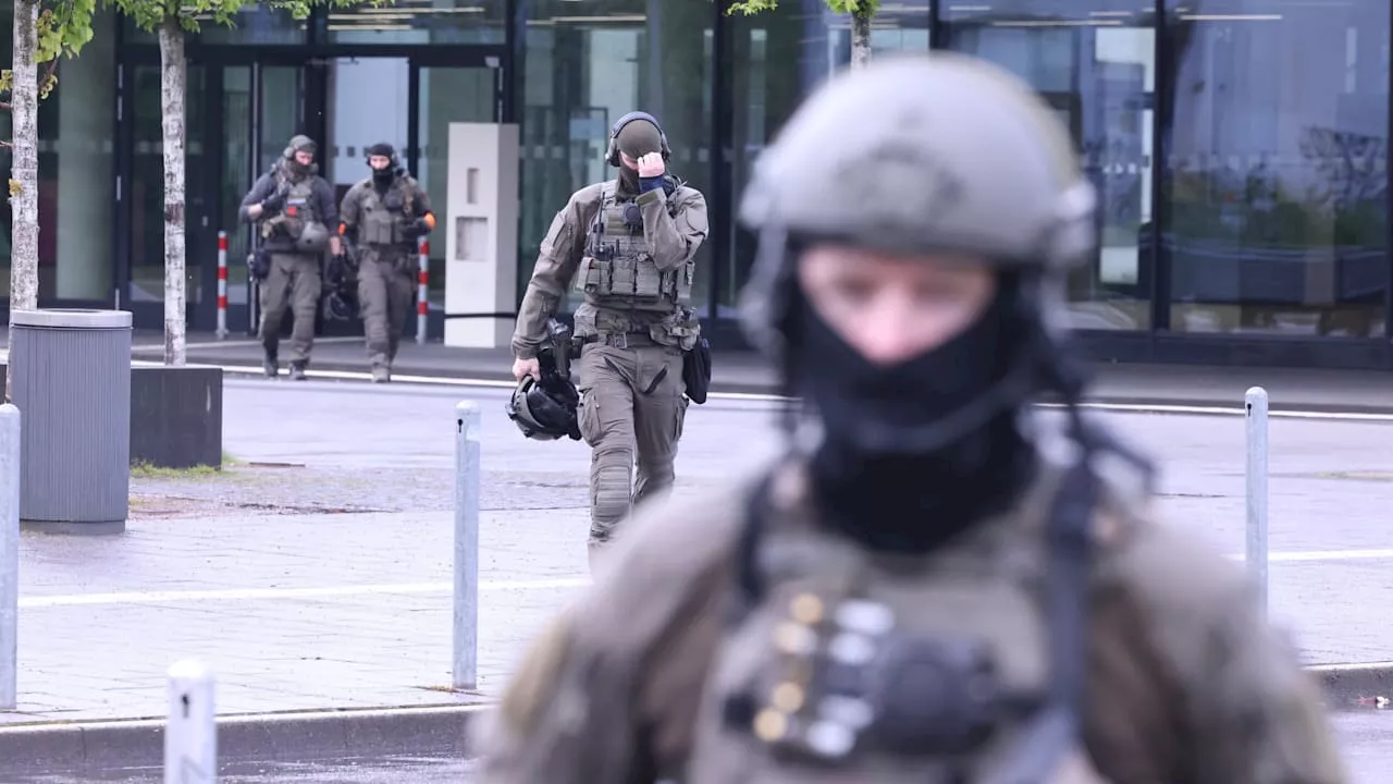 Amok-Alarm in Düsseldorf: Schüler wollte nur mit Softair-Waffe prahlen