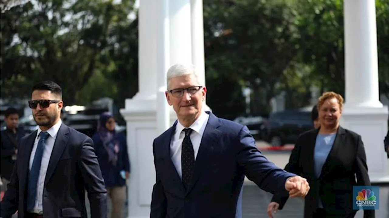 Gaji Tim Cook Bos Apple Bikin Nganga, Padahal Baru Dipotong