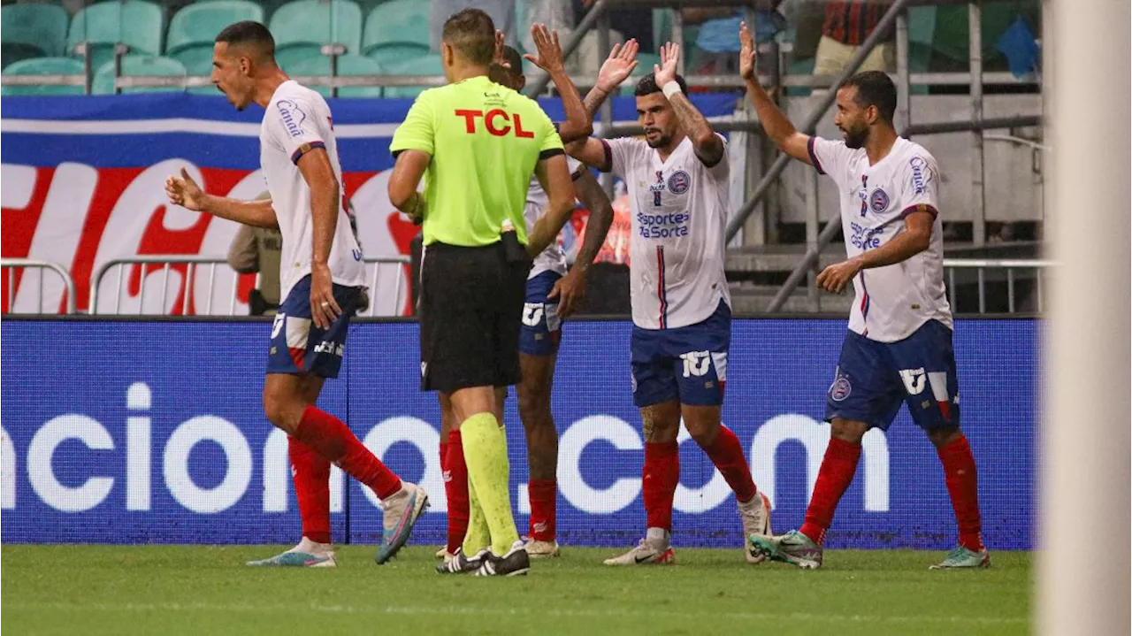 Após pausa por chuvas, Bahia vira sobre Fluminense e vence primeira no Brasileirão