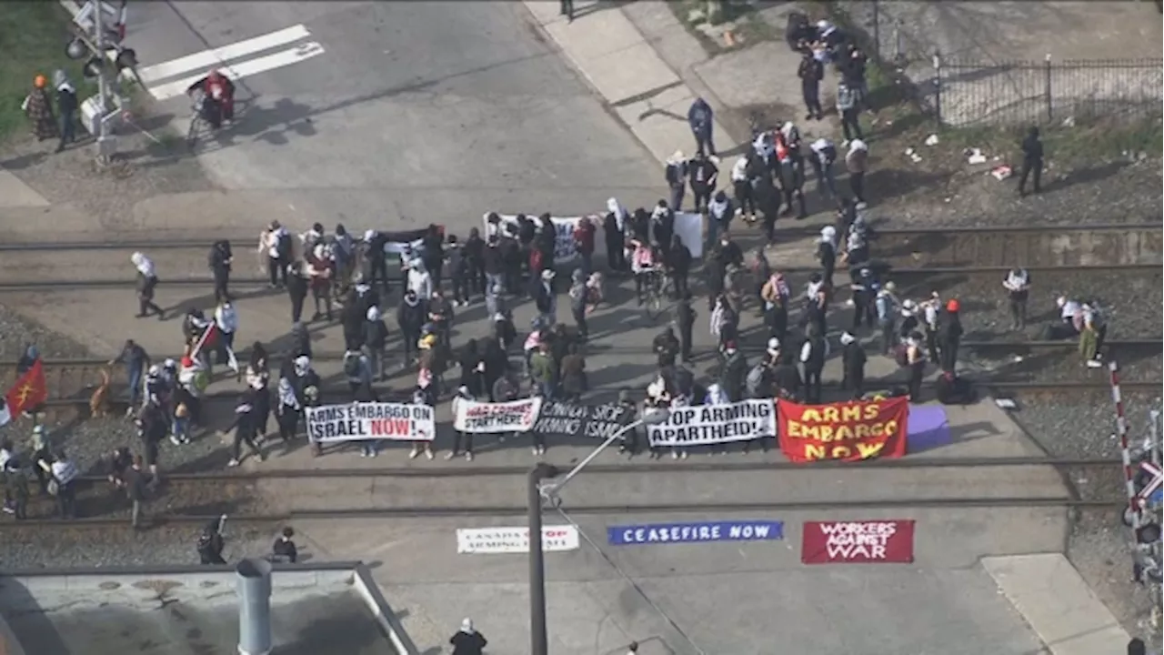 Toronto rail line protest: at least 5 people arrested