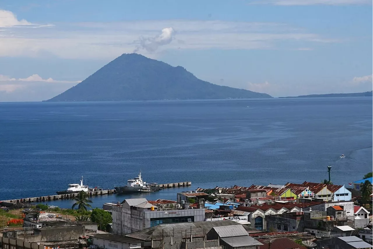 Hundreds evacuated after Indonesia’s Ruang volcano erupts