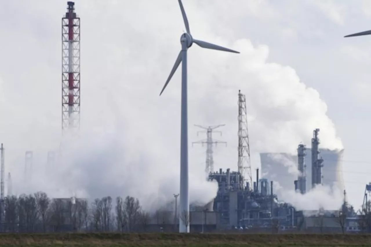 Evenveel jobs als begin jaren 70, maar: “Er hangen donkere wolken boven de Belgische chemie-industrie”