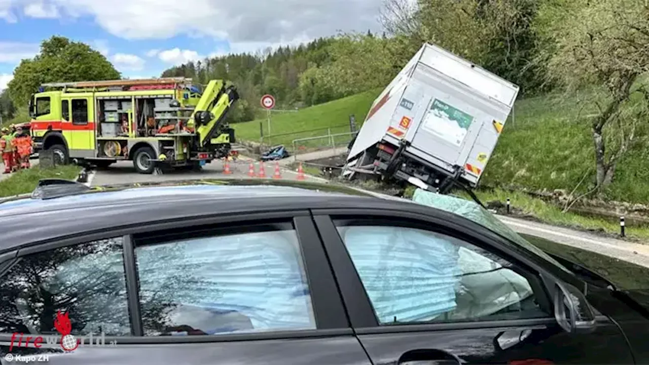 Schweiz: Zwei Personen nach Pkw-Lkw-Zusammenstoß bei Seegräben befreit