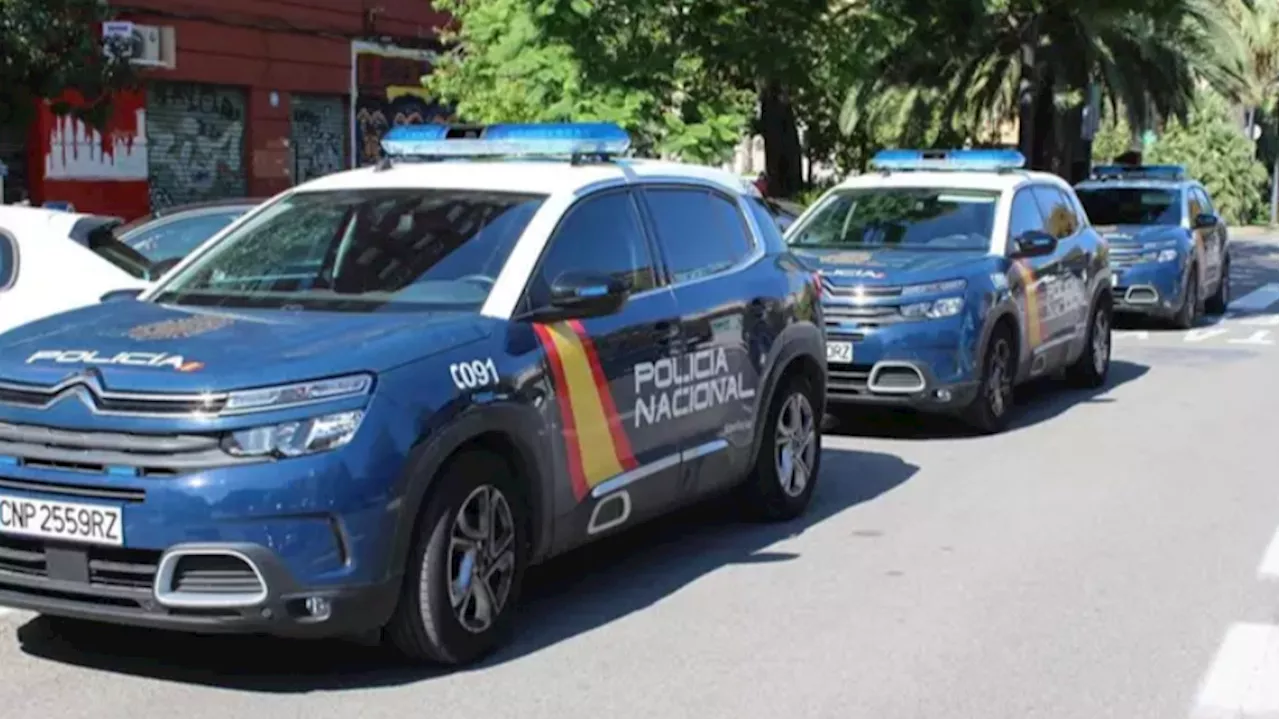 Un hombre de 43 años, tiroteado en su portal en Puente de Vallecas (Madrid)