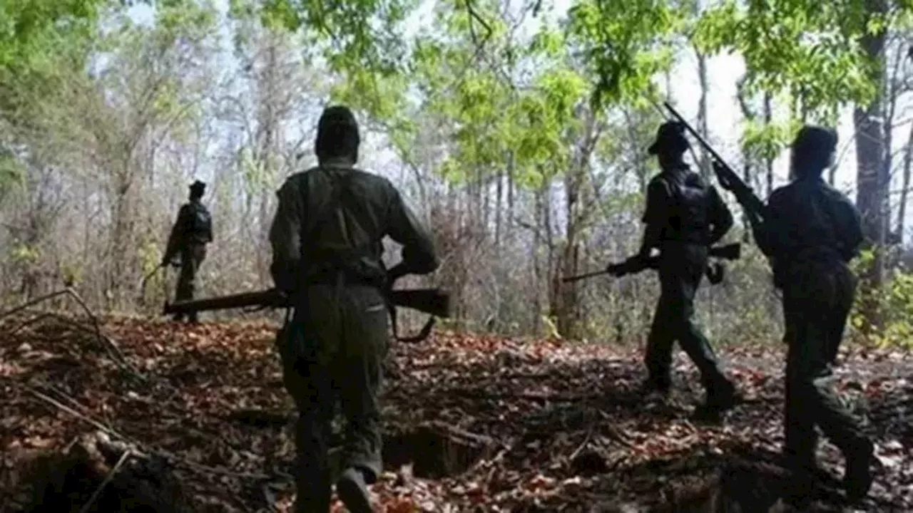 Naxal Attack: बस्तर में मतदान के तीन दिन पहले नक्सलियों ने की भाजपा नेता की हत्या, गृह मंत्री विजय शर्मा ने दी चेतावनी