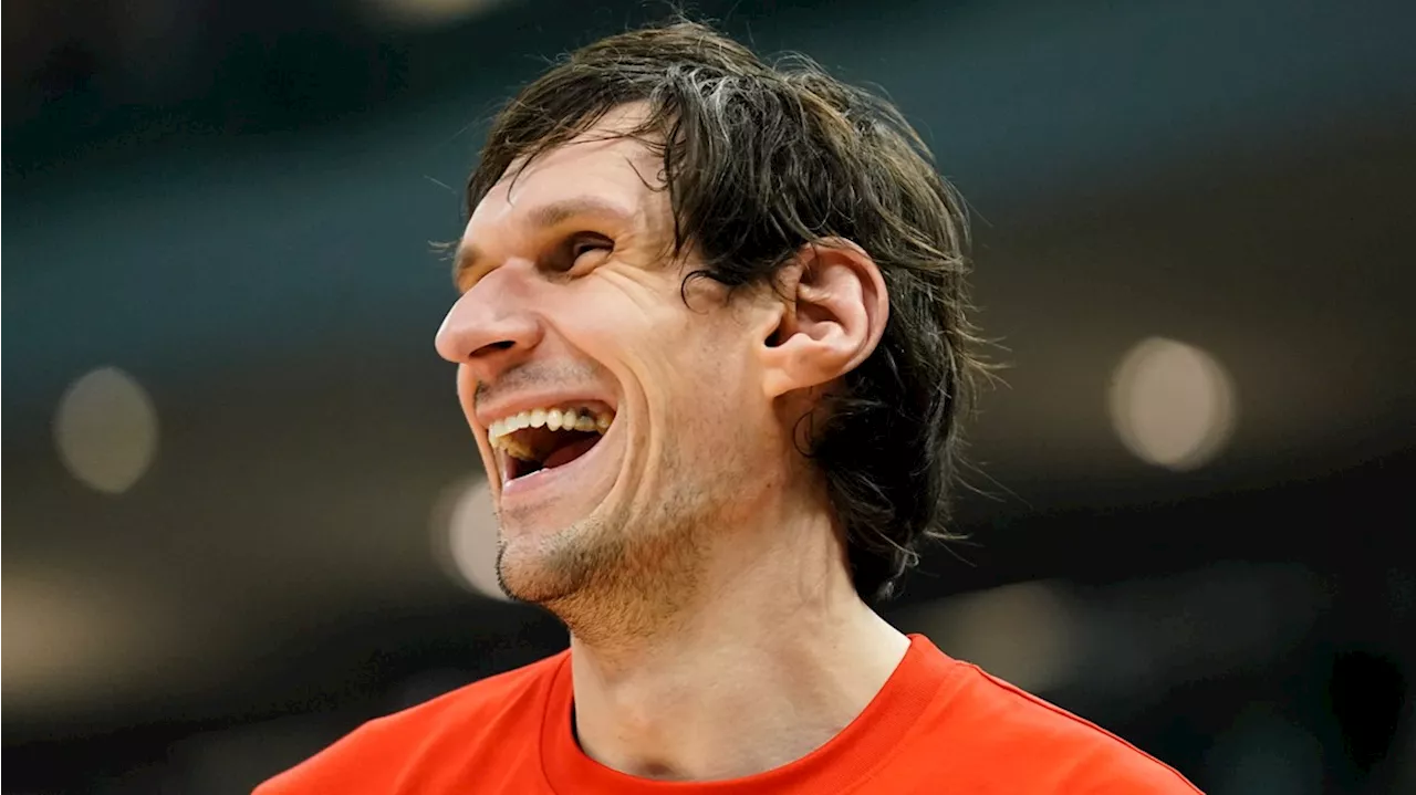  Former Spurs fan favorite Boban intentionally clanks free-throws to win Clippers fans free chicken sandwiches