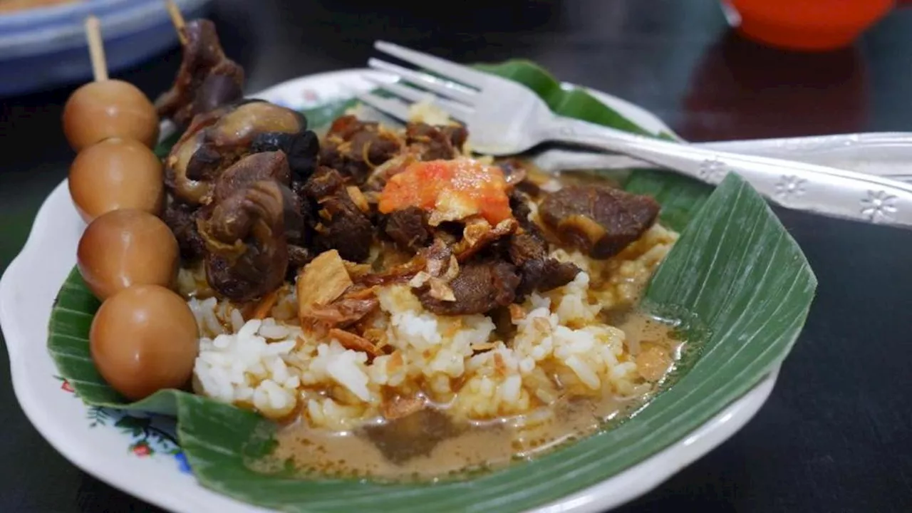 Mencicipi Kuliner Nasi Gandul, Makanan Khas Pati yang Legendaris