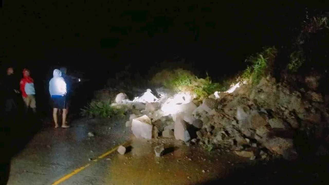 Tebing Setinggi 30 Meter Longsor, Akses Jalan Poros di Mamasa Terputus