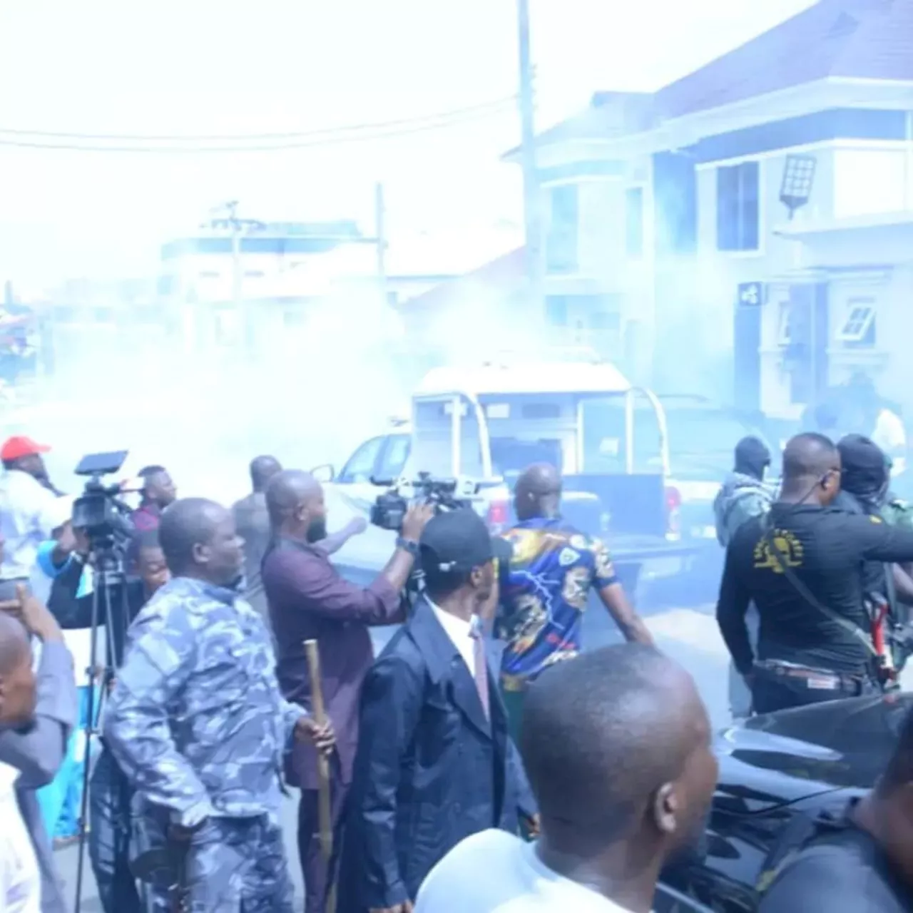 BREAKING: Heavy gunshots as Ododo escapes with Yahaya Bello [PHOTOS]